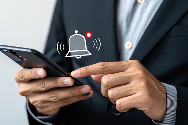 الإشعارات عبر الهاتف المحمول