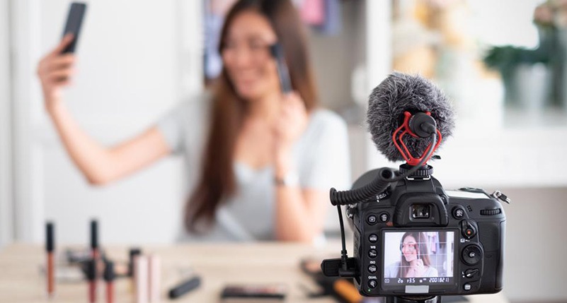 The Pros and Cons of Influencer Marketing for Your Brand