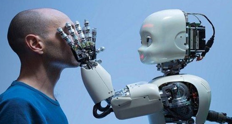 Why are we afraid of Humanoid Robots?